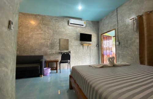 Sangkhla Buri House | Family-Friendly Stay at เชอโคว์ โฮมสเตย์ with Great Dining
