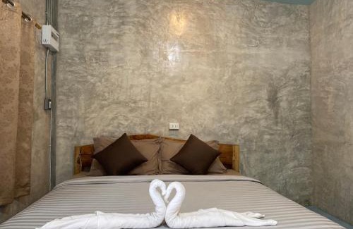 Sangkhla Buri House | Family-Friendly Stay at เชอโคว์ โฮมสเตย์ with Great Dining