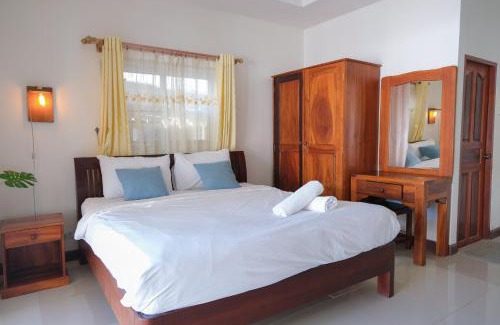 Pak Nam Pran House | Relax at Ther Villa: Oceanfront Retreat with Hot Tub