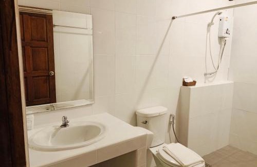 Sai Yok Hotel | Pet-Friendly Stay at เพชรมณีกาญจน์ บีช รีสอร์ท