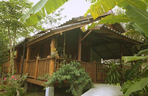 Chian Yai Other | Inviting Thai Retreat with Breakfast and Family Amenities