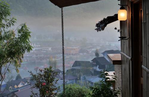 Mok Cham Pae House | Discover Hedreung Banrakthai: Cozy Homestay & Camping