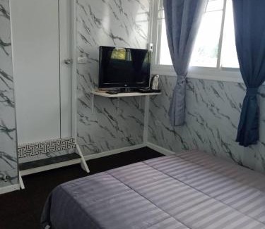 Nong Chok Hotel | Pet-Friendly Getaway at เอ็มยูโฮมรีสอร์ท with Breakfast