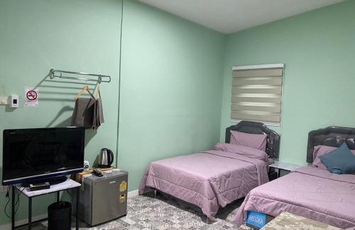 Nong Chok Hotel | Pet-Friendly Getaway at เอ็มยูโฮมรีสอร์ท with Breakfast