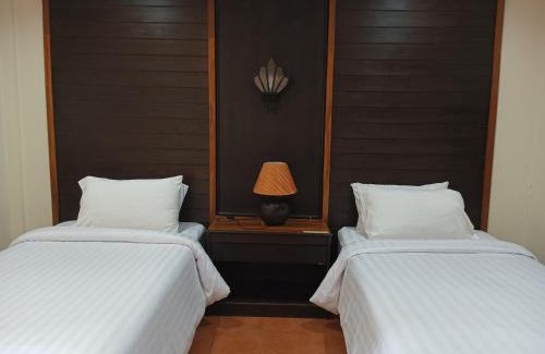 Mae Sai Resort | Discover เฮือนคำรีสอร์ท: Family-Friendly Retreat in Chiang Rai