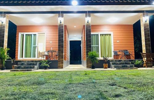 Pua House | Experience Comfort at เฮือนป้อหลวง - Rated 9/10!