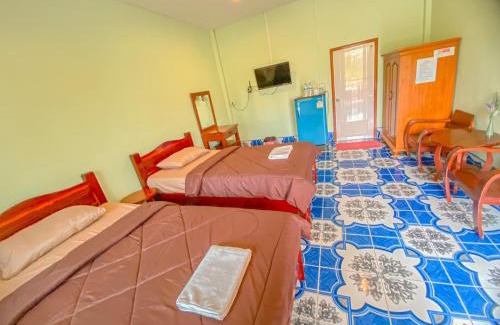 Chumphon Ski Chalet | Cozy Chumphon Retreat: Family-Friendly with Hot Tub