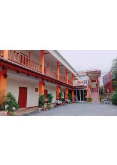 Nai Wiang Hotel | Discover โรงแรมข้าหลวงเพลส: A Family-Friendly Retreat