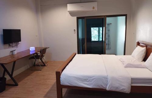 Tha Kham Hotel | Queen Hotel: Enjoy Family-Friendly Stay with Great Amenities