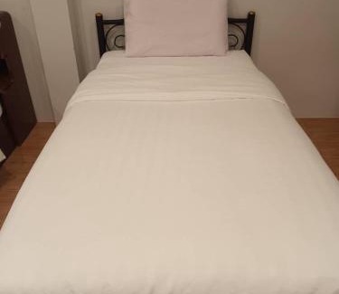 Tha Kham Hotel | Queen Hotel: Enjoy Family-Friendly Stay with Great Amenities