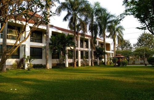 Dan Chang Hotel | Discover Comfort at โรงแรมฉัตรแก้ว - Family Friendly Stay