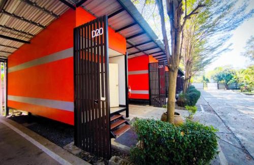 Chum Saeng Hotel | Discover โรงแรมดีเทล: A Child-Friendly Retreat