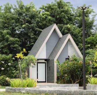 Tha Wung Hotel | Comfortable Stay at โรงแรมสบายโฮเต็ล with Pool & Breakfast