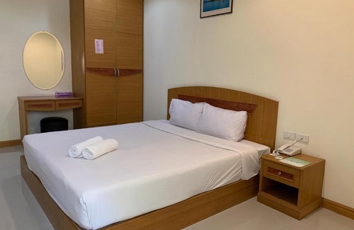 Nakhon Ratchasima Hotel | Comfortable Stay at โรงแรมสบายโฮเทล โคราช with Hot Tub