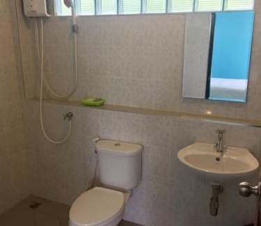 Nong Khae Hotel | Explore Huaisai Hotel: Pet-Friendly & Family Welcoming Stay