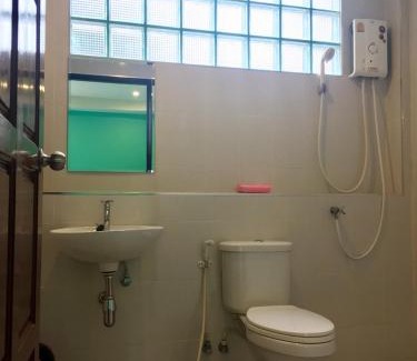 Nong Khae Hotel | Explore Huaisai Hotel: Pet-Friendly & Family Welcoming Stay