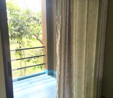 Nong Khae Hotel | Explore Huaisai Hotel: Pet-Friendly & Family Welcoming Stay