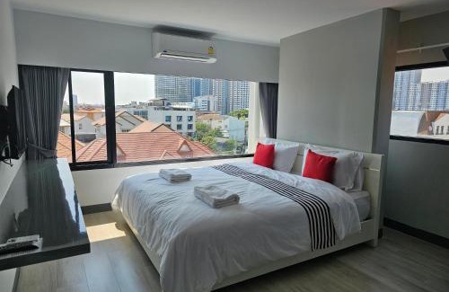 Chong Nonsi Hotel | Budget-Friendly AREA Place Sathorn with Family Amenities