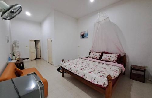 Kanchanaburi House | Budget-Friendly Stay at Rose Chalet with Family Amenities