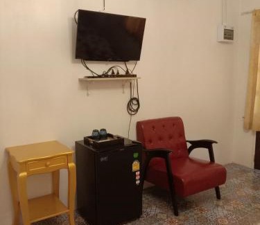 Kaset Sombun House | Homestay Yai Nan: Kid-Friendly Retreat with a Pool