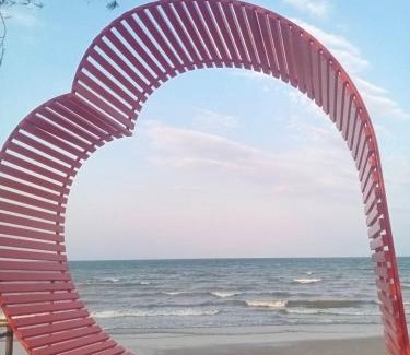 Chaiya House | Beachfront Bliss at Chaiya Seaview Homestay
