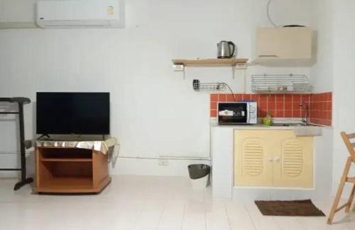 Ban Mai Apartment | Discover Family-Friendly Stay at ไอริน ห้องพักรายวัน
