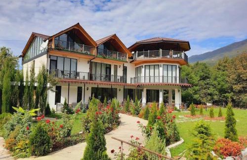 Ambrolauri Hotel | Discover Comfort at Tsibena: Pet-Friendly Retreat Awaits