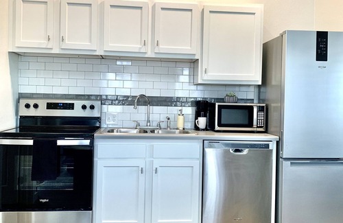 Scenic Heights Apartment | Boho Chic Retreat with Skylights & Fast Wifi - 9/10 Rated