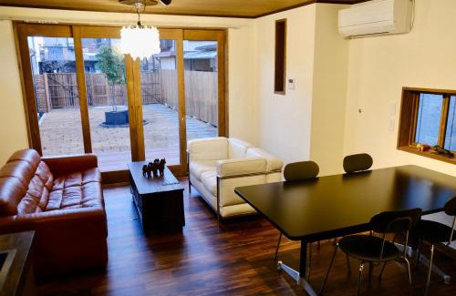 Odawara Apartment | Cozy Dog-Friendly Retreat by the Beach with Hot Tub