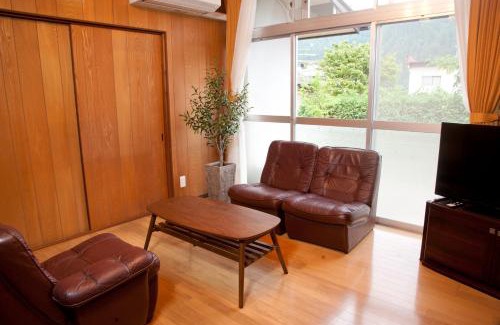 Gujo Apartment | Family-Friendly Stay at お宿葉の光: Unwind in Nature