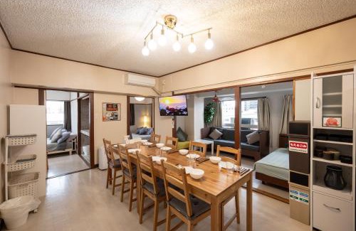 Kurume Apartment | Discover Kurumin501: Family-Friendly Retreat with Top Reviews
