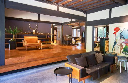 Fukuyama House | Setouchi OMOYA: Pet-Friendly Haven with Hot Tub & Kitchen