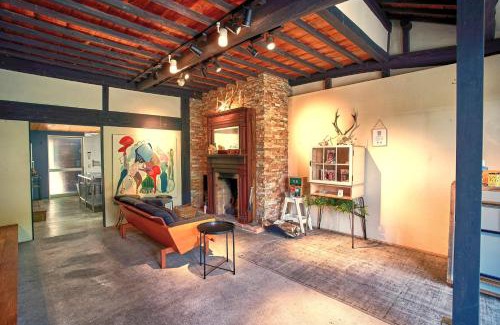 Fukuyama House | Setouchi OMOYA: Pet-Friendly Haven with Hot Tub & Kitchen