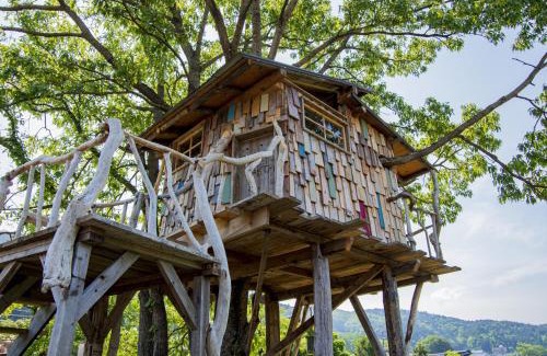Nose House | Family-Friendly Getaway at みちくさ能勢 with Hot Tub