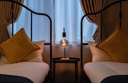 Naniwa Apartment | Explore アリタ日本橋西1F: Family-Friendly Retreat Awaits