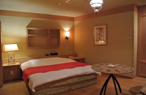 Himeji Hotel | Discover Angélique Cloche: Accessible Comfort & Breakfast
