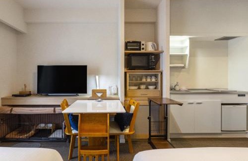 Ginowan Apartment | Discover エンズ マリーナ イン マシキ - Pet-Friendly Retreat