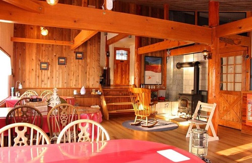 Biei Bed & Breakfast | Inviting Café Lodge Touch Wood - Guest Rated 9.3/10