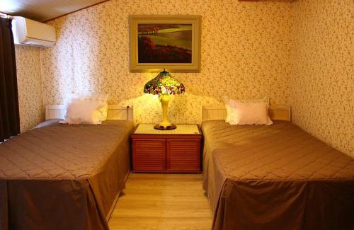 Biei Bed & Breakfast | Inviting Café Lodge Touch Wood - Guest Rated 9.3/10