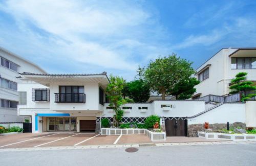 Naha Villa | Discover クリスタルヴィラ金城: Family-Friendly Retreat