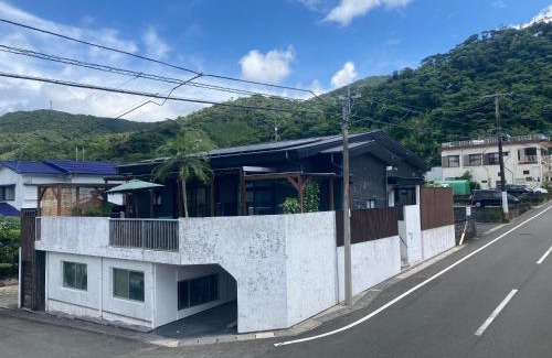 Amami House | Guesthouse Naze: Family-Friendly Stay with Kitchen Access