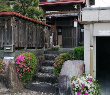 Gifu Villa | Guest Rated 9.3 - Enjoy Hot Tub & Kitchen at ゲストハウス山本
