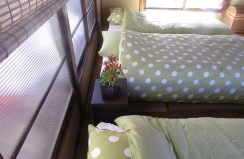 Isogo House | Private Guesthouse Sugita: 2-Min Walk to Station