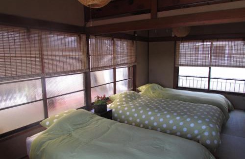 Isogo House | Private Guesthouse Sugita: 2-Min Walk to Station