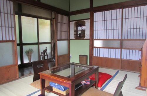 Isogo House | Private Guesthouse Sugita: 2-Min Walk to Station