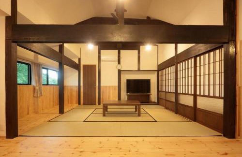 Minamiaso House | Relaxing Retreat at コテージくぎの with Open-Air Hot Springs
