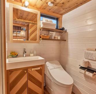 Miyota Villa | Relaxing Retreat: Tiny Cabin TATEGU#02 with Hot Tub & Sauna
