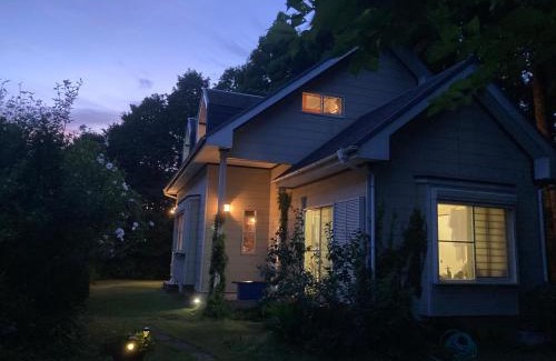 Hokota House | Pet-Friendly Getaway at San Moon with Family Amenities