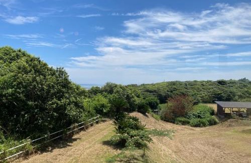 Hokota House | Pet-Friendly Getaway at San Moon with Family Amenities