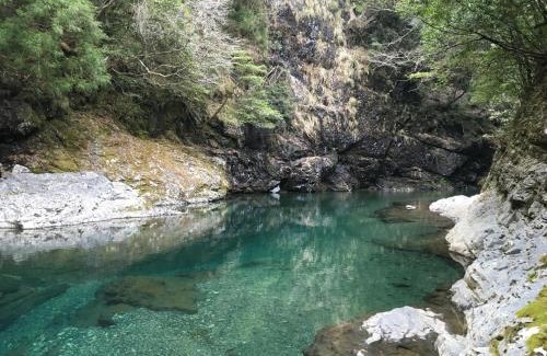 Kiho-cho Apartment | Discover シングウノイエ: Family-Friendly Retreat Near Nature